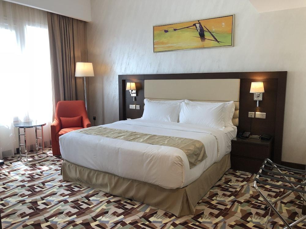 מוסקט Al Murooj Grand Hotel מראה חיצוני תמונה
