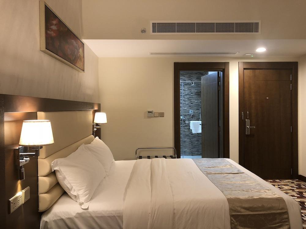 מוסקט Al Murooj Grand Hotel מראה חיצוני תמונה