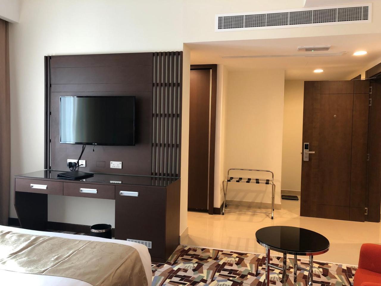 מוסקט Al Murooj Grand Hotel מראה חיצוני תמונה