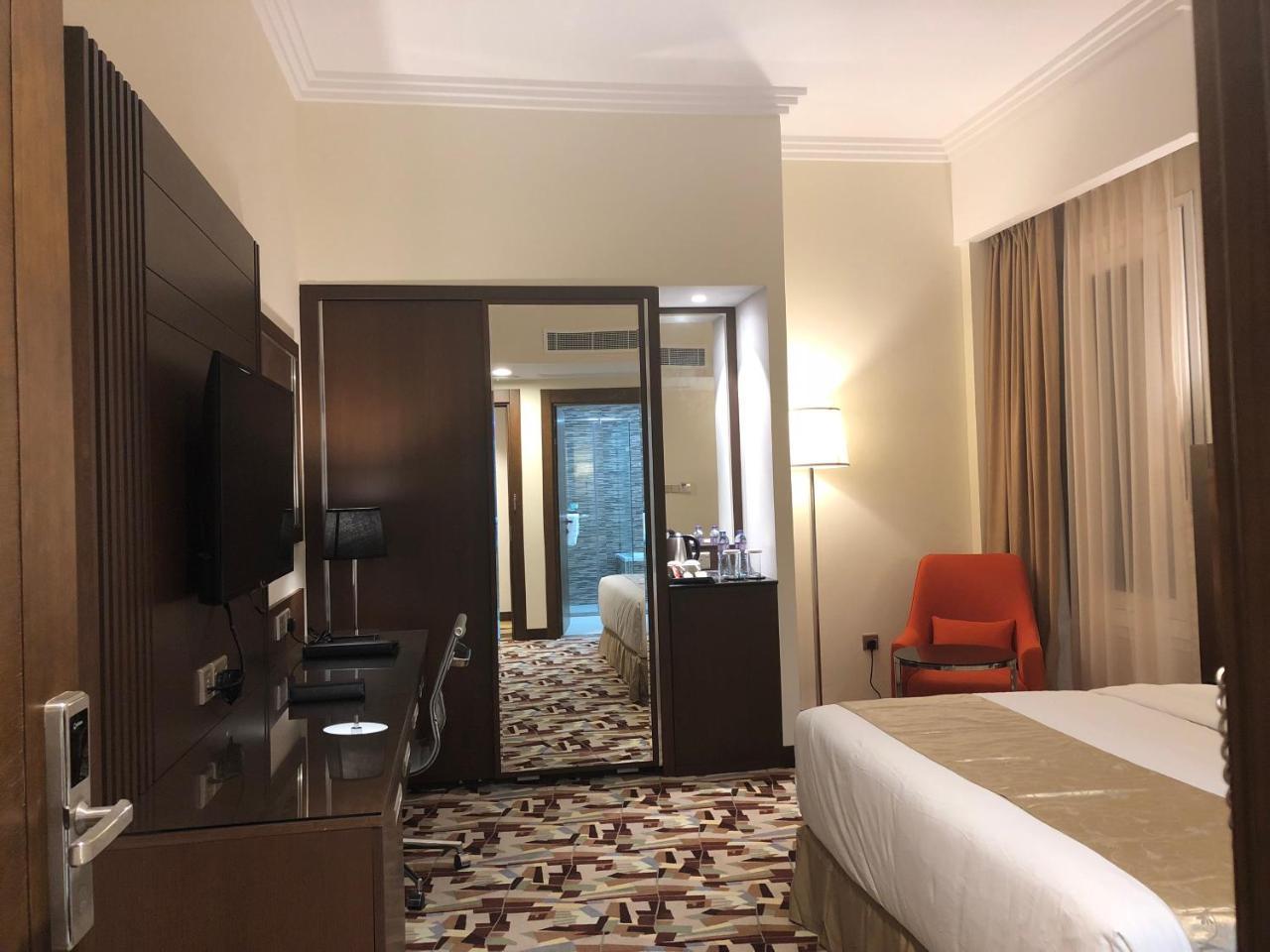 מוסקט Al Murooj Grand Hotel מראה חיצוני תמונה